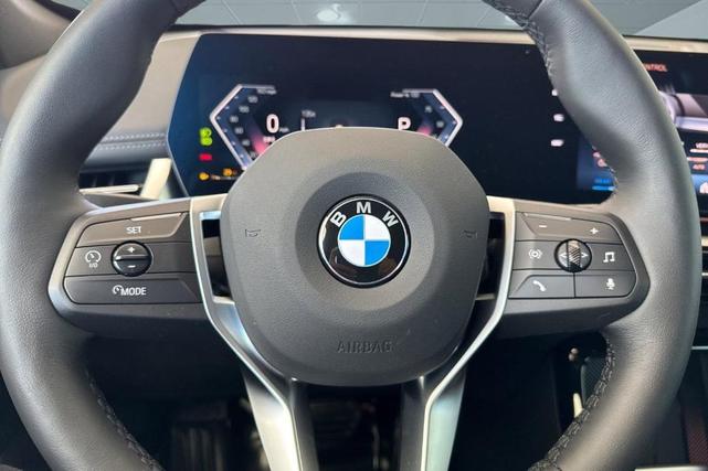 Photo of 2025 Alpine White BMW X1