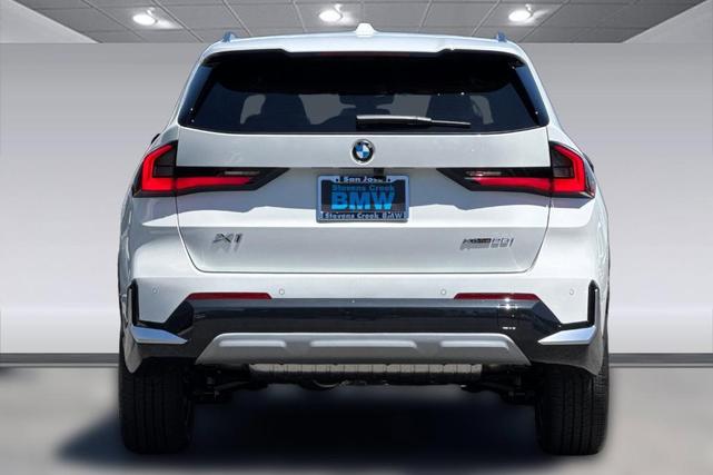 Photo of 2025 Alpine White BMW X1