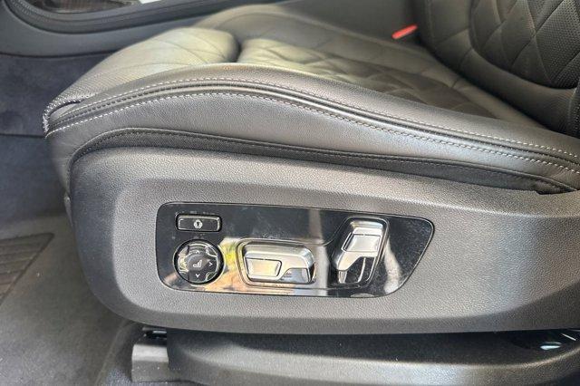 Photo of 2025 Gray BMW X7