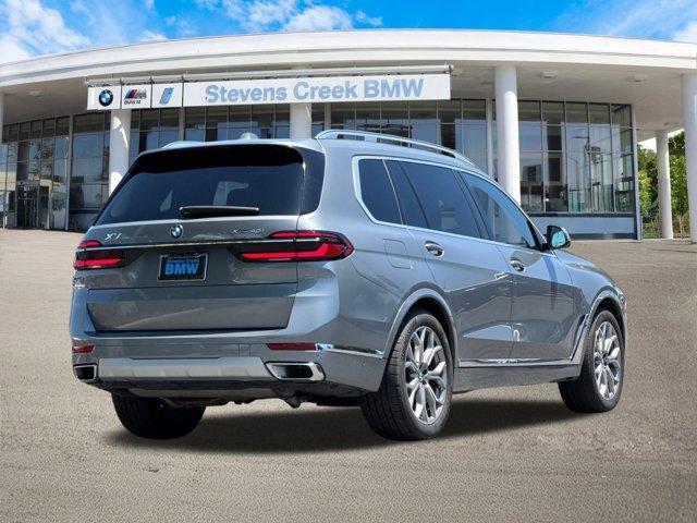 Photo of 2025 Gray BMW X7