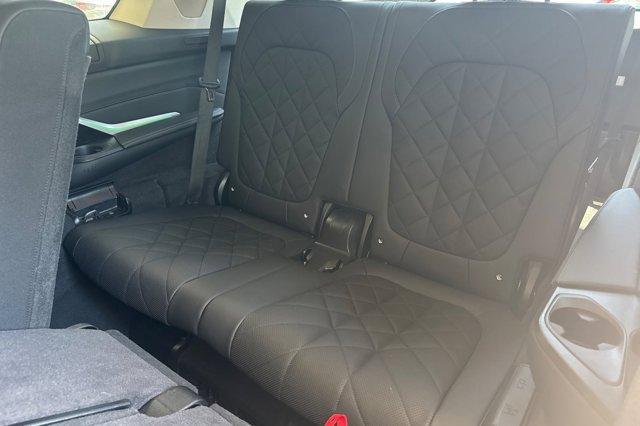 Photo of 2025 Gray BMW X7