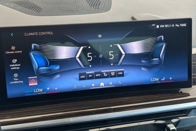 Photo of 2025 Gray BMW X7