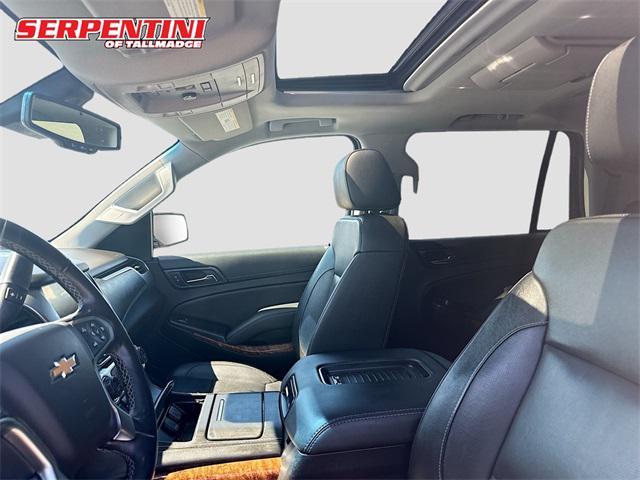 Photo of 2019 Summit White Chevrolet Tahoe