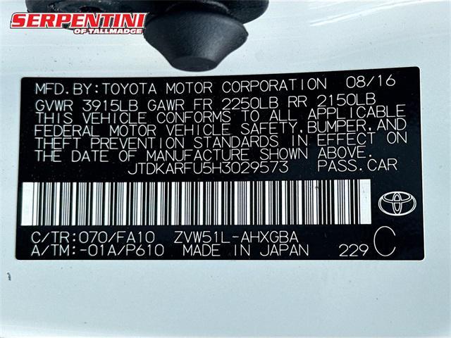 Photo of 2017 Blizzard Pearl Toyota Prius