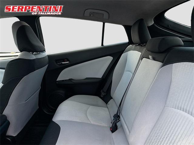 Photo of 2017 Blizzard Pearl Toyota Prius