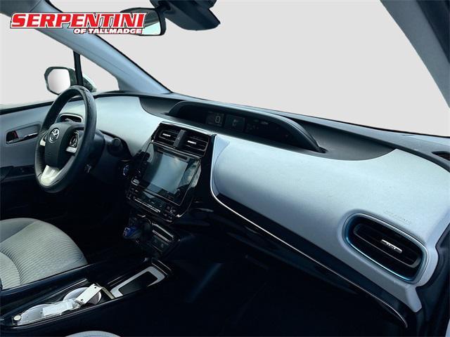 Photo of 2017 Blizzard Pearl Toyota Prius