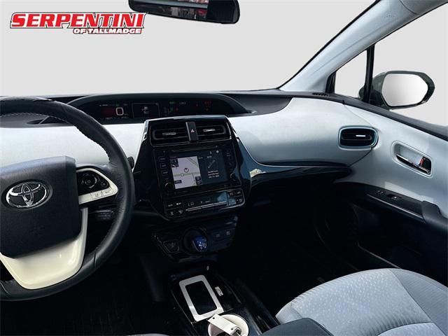 Photo of 2017 Blizzard Pearl Toyota Prius