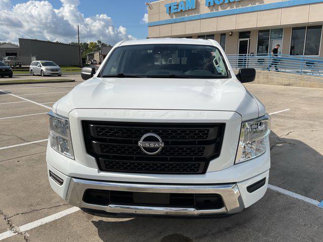 Photo of 2023 Glacier White Nissan Titan
