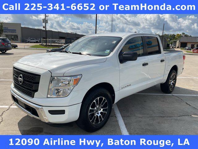 Photo of 2023 Glacier White Nissan Titan