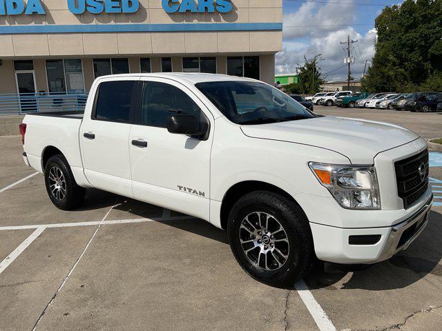 Photo of 2023 Glacier White Nissan Titan
