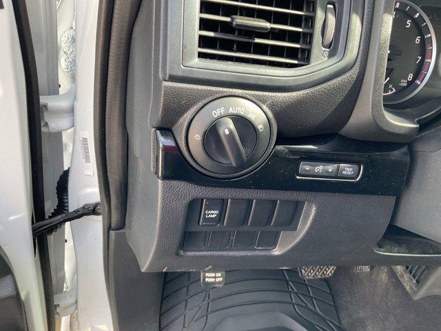 Photo of 2023 Glacier White Nissan Titan