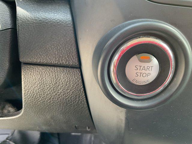 Photo of 2023 Glacier White Nissan Titan