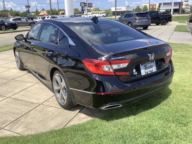 Photo of 2018 Crystal Black Pearl Honda Accord