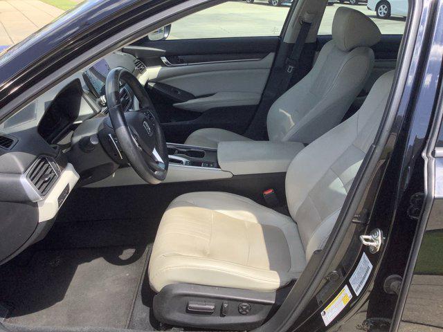 Photo of 2018 Crystal Black Pearl Honda Accord