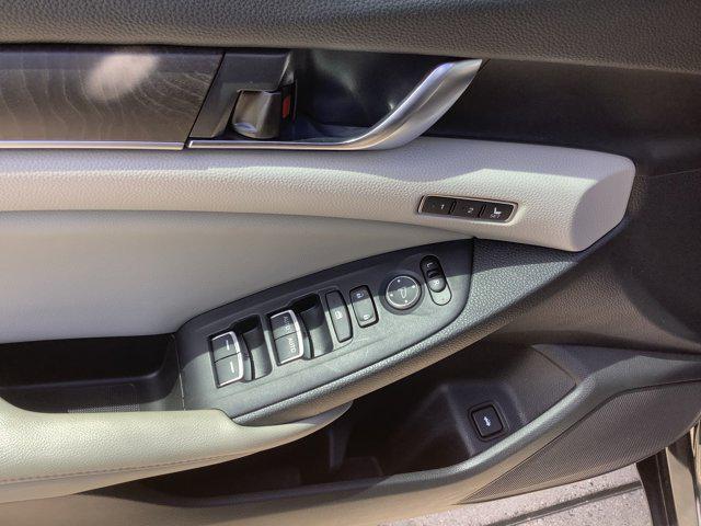 Photo of 2018 Crystal Black Pearl Honda Accord