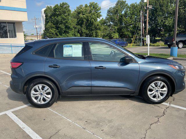 Photo of 2020 Blue Metallic Ford Escape