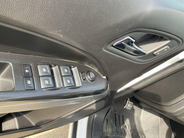 Photo of 2019 Summit White Chevrolet Colorado