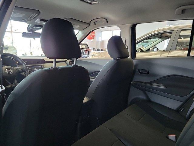 Photo of 2024 Electric Blue Metallic Nissan Kicks