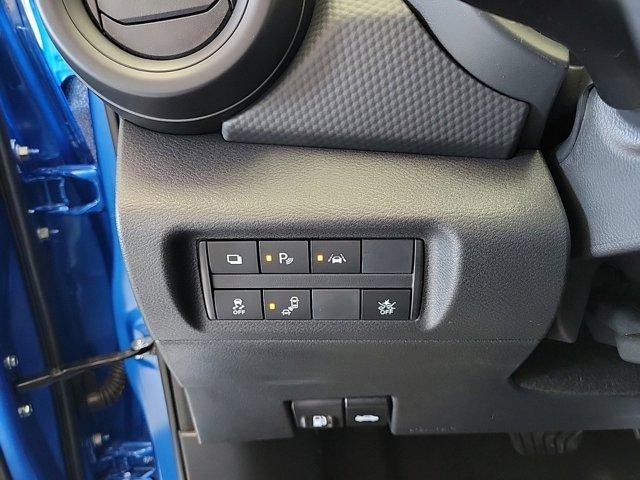 Photo of 2024 Electric Blue Metallic Nissan Kicks
