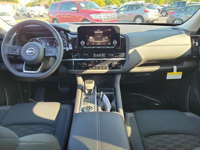 Photo of 2025 Gun Metallic Nissan Pathfinder