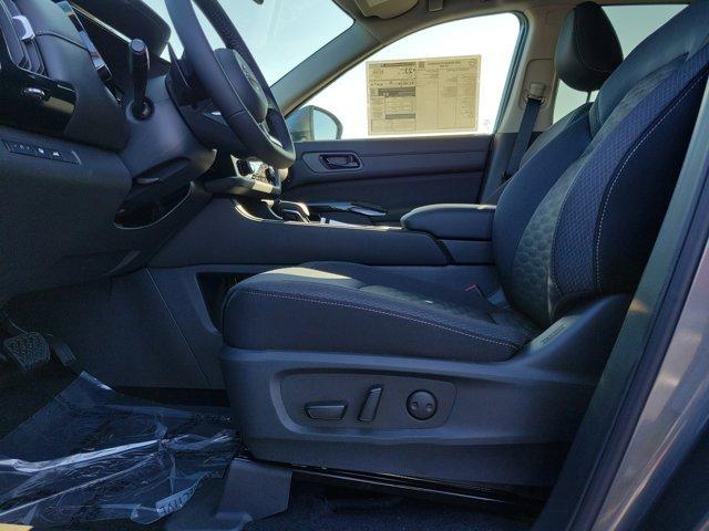 Photo of 2025 Gun Metallic Nissan Pathfinder