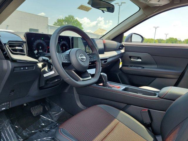 Photo of 2025 Gun Metallic Nissan Kicks