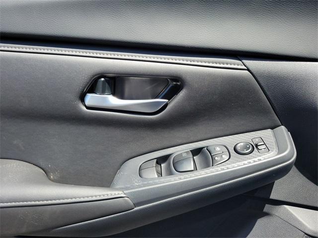 Photo of 2025 Electric Blue Metallic Nissan Sentra