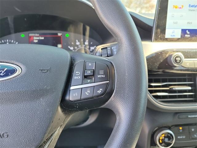 Photo of 2022 Star White Ford Escape