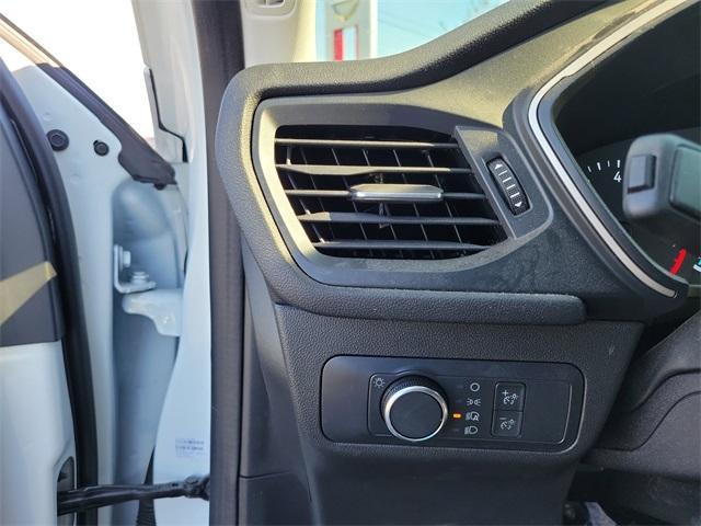 Photo of 2022 Star White Ford Escape