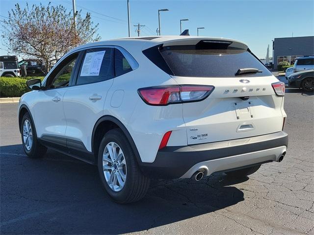 Photo of 2022 Star White Ford Escape