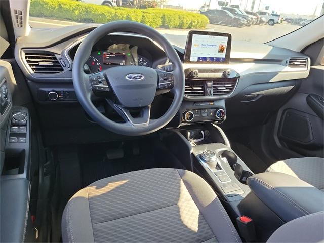 Photo of 2022 Star White Ford Escape