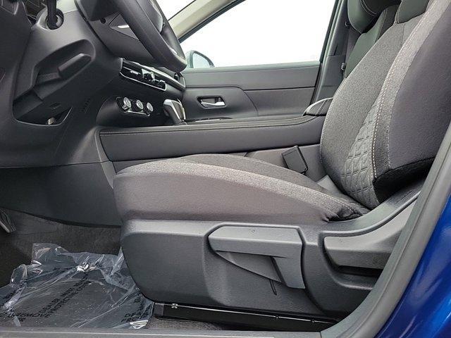 Photo of 2025 2t Blu Gry Roof Nissan Kicks