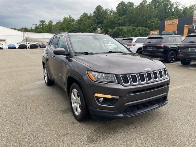Photo of 2020 Granite Crystal Metallic Clearcoat Jeep Compass