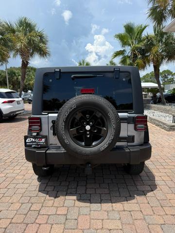 Photo of 2015 SILVER Jeep Wrangler Unlimited