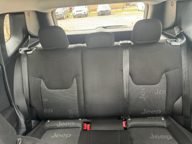 Photo of 2017 GREEM Jeep Renegade