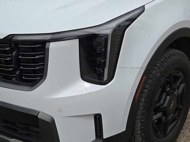 Photo of 2024 Glacial White Pearl Kia Sorento