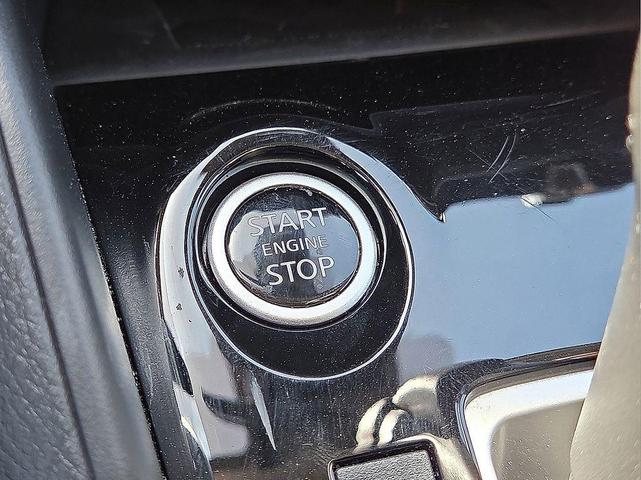 Photo of 2025 Super Black Nissan Versa