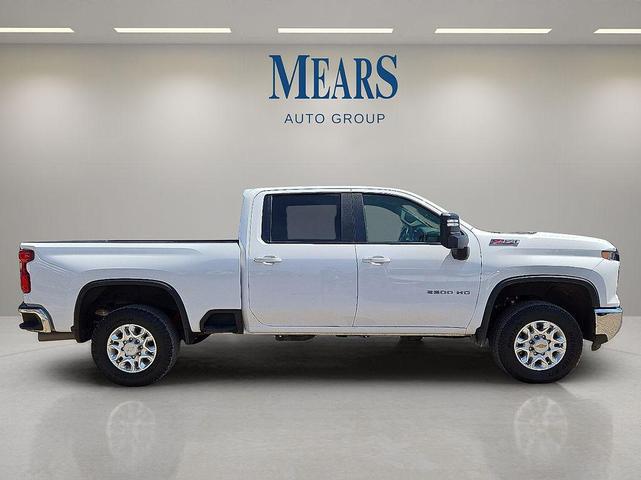 Photo of 2024 Summit White Chevrolet Silverado 2500