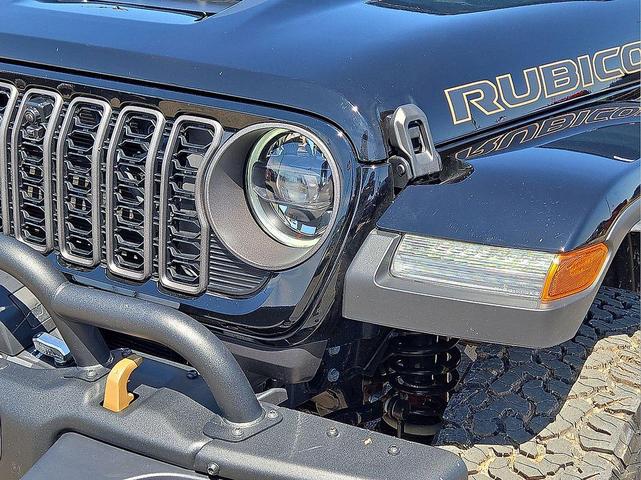 Photo of 2024 Black Clearcoat Jeep Wrangler