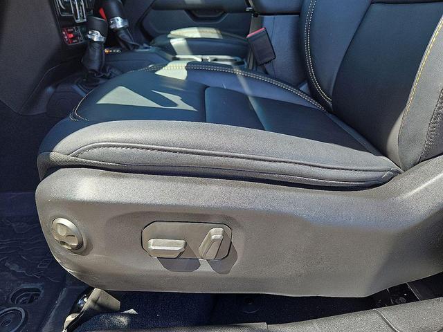 Photo of 2024 Black Clearcoat Jeep Wrangler