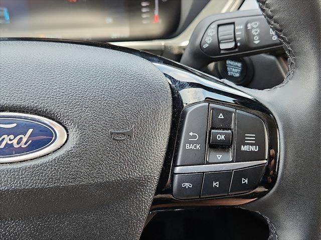 Photo of 2023 AGATE BLACK METALLIC Ford Escape