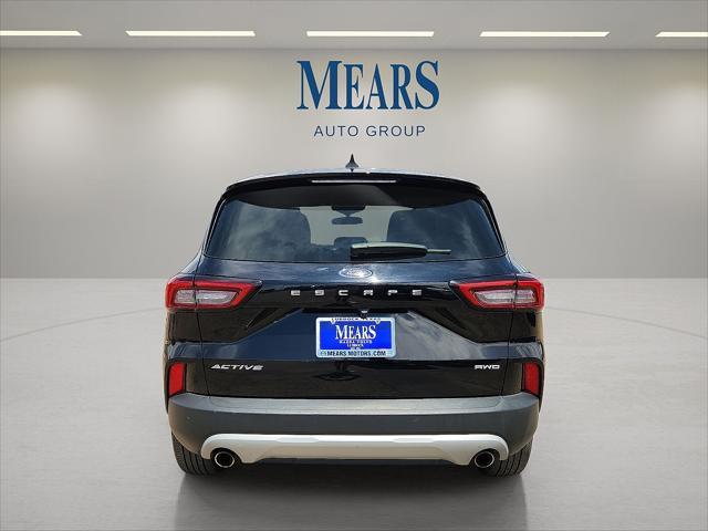 Photo of 2023 AGATE BLACK METALLIC Ford Escape
