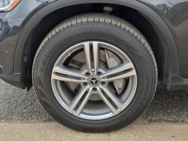 Photo of 2022 Graphite Grey Metallic Mercedes-Benz GLC 300
