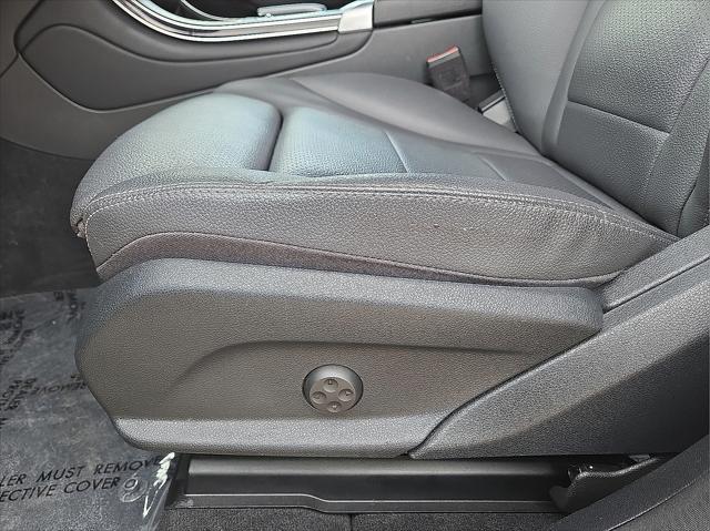 Photo of 2022 Graphite Grey Metallic Mercedes-Benz GLC 300