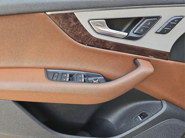 Photo of 2019 Orca Black Metallic Audi Q7