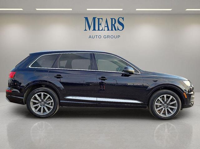 Photo of 2019 Orca Black Metallic Audi Q7