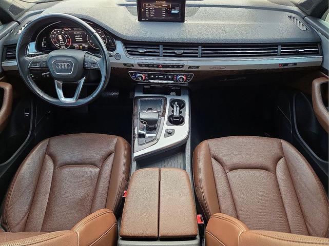 Photo of 2019 Orca Black Metallic Audi Q7