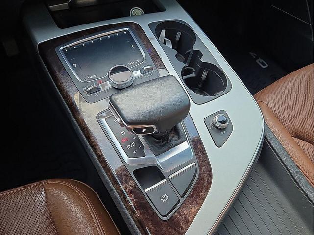 Photo of 2019 Orca Black Metallic Audi Q7