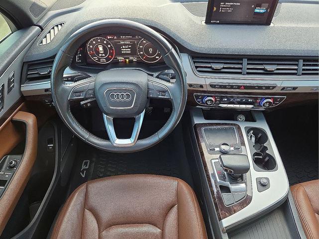 Photo of 2019 Orca Black Metallic Audi Q7