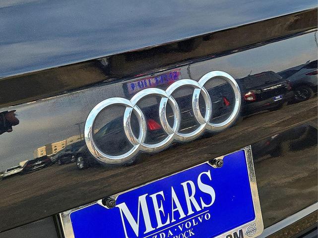Photo of 2019 Orca Black Metallic Audi Q7